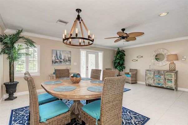 Chandelier, Dining room, Interior, Recessed Lighting