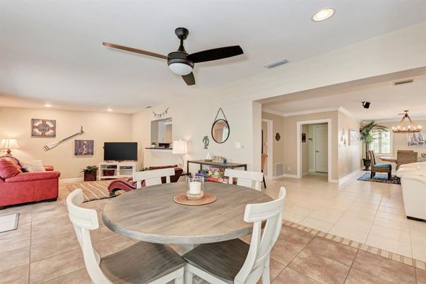 Chandelier, Dining room, Interior, Living room, Recessed Lighting