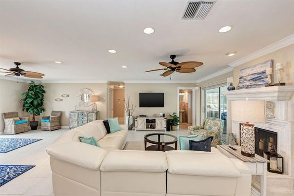 Fireplace, Interior, Living room, Recessed Lighting