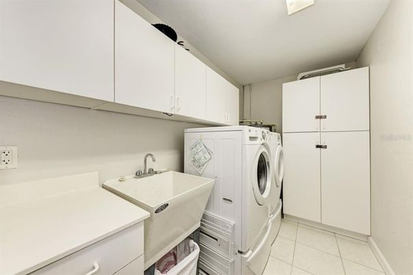 Interior, Washer