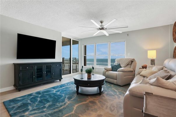 Interior, Living room, Water