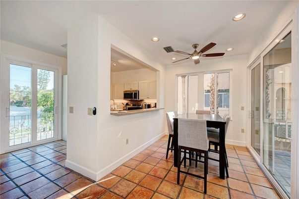 Dining room, Interior, Kitchen, Recessed Lighting