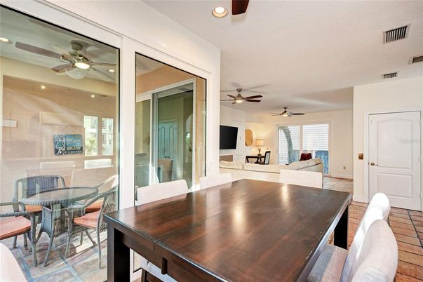 Dining room, Interior, Living room, Recessed Lighting