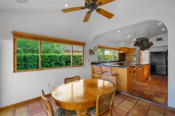 Dining room, Interior, Kitchen, Recessed Lighting