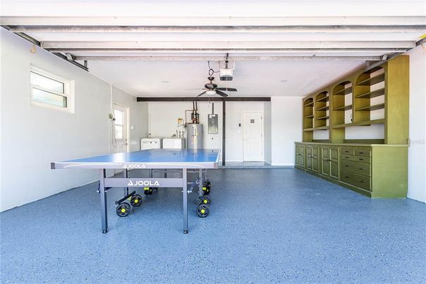 Game Room, Interior