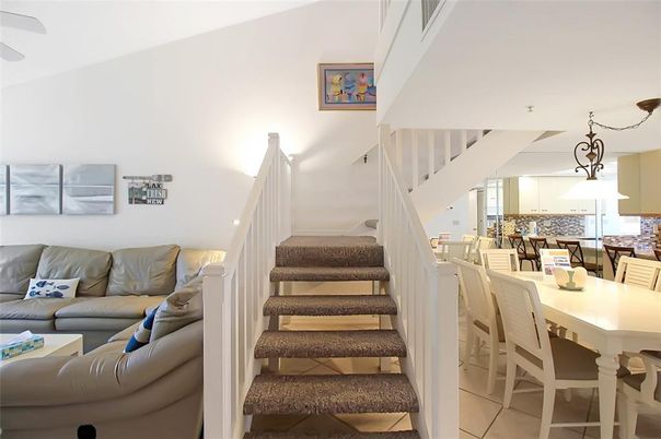 Dining room, Interior, Living room, Pendant Lights, Recessed Lighting