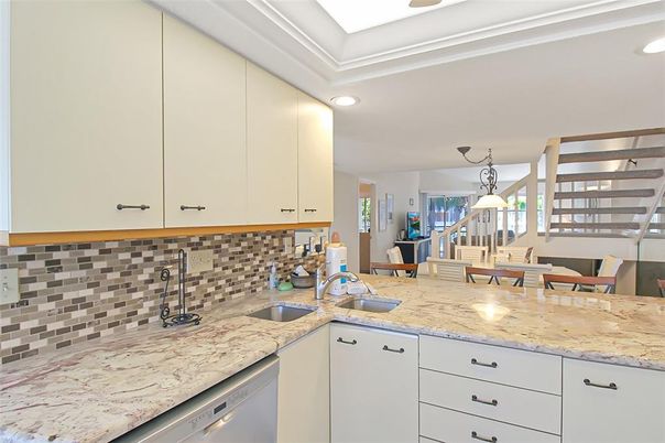 Dining room, Interior, Kitchen, Pendant Lights, Recessed Lighting