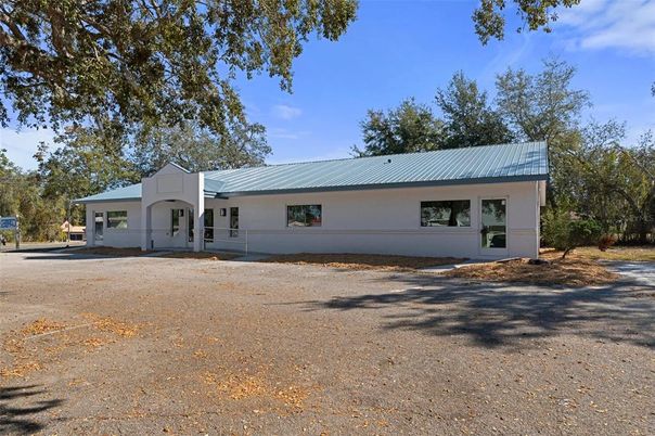 Backyard, Exterior, Facade, Ranch