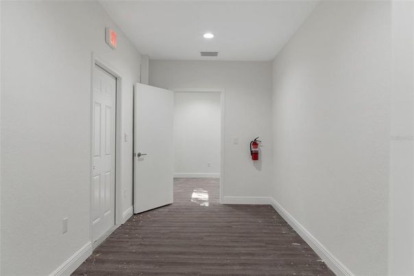 Interior, Recessed Lighting, Wood Texture Flooring