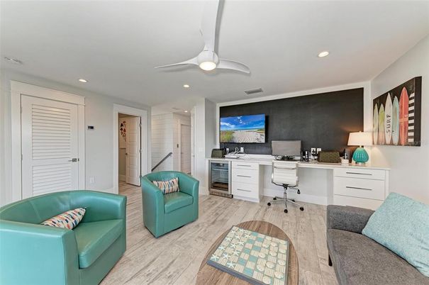 Home Office, Interior, Recessed Lighting, Wood Texture Flooring