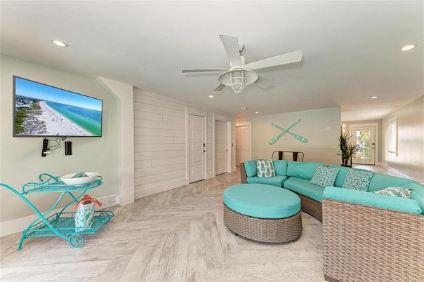 Interior, Living room, Recessed Lighting, Wood Texture Flooring