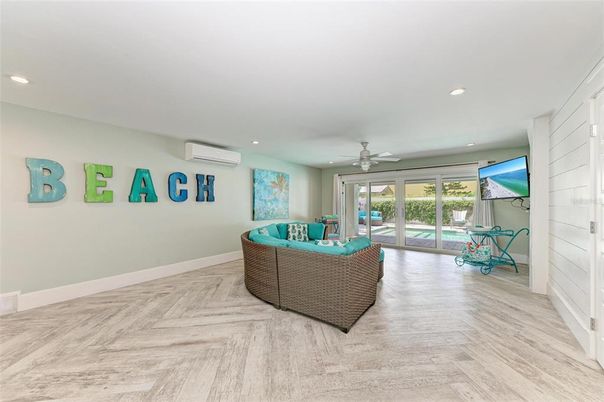Interior, Recessed Lighting, Wood Texture Flooring