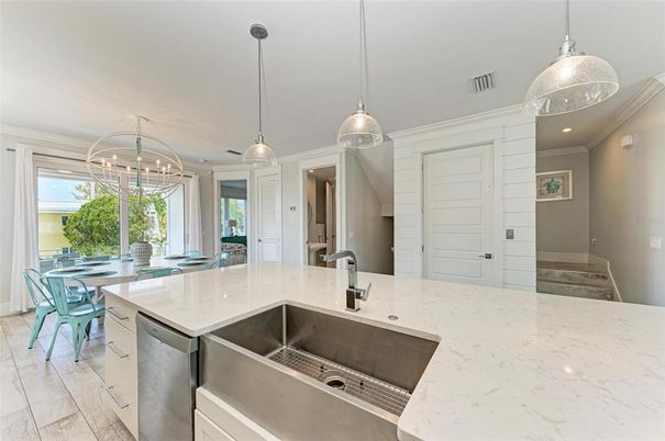 Dining room, Interior, Kitchen, Pendant Lights, Recessed Lighting, Stainless Steel Appliances