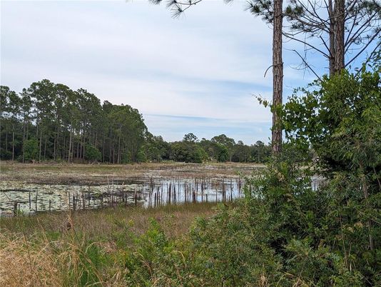 Exterior, Lake
