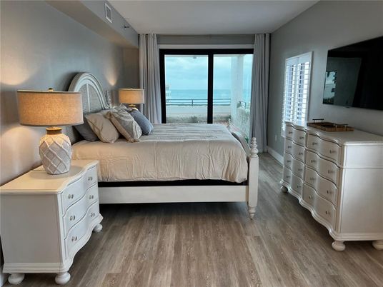 Bedroom, Interior, Water, Wood Texture Flooring