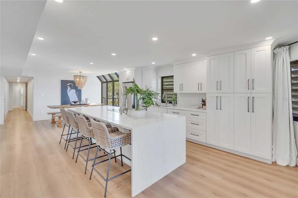 Chandelier, Dining room, Interior, Kitchen, Recessed Lighting, Wood Texture Flooring