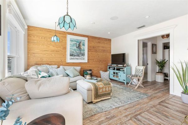 Interior, Living room, Pendant Lights, Recessed Lighting, Wood Texture Flooring, Wooden Walls