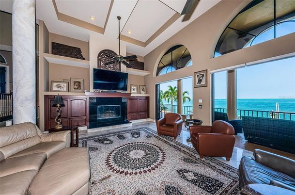 Fireplace, Interior, Living room, Pendant Lights, Recessed Lighting, Water