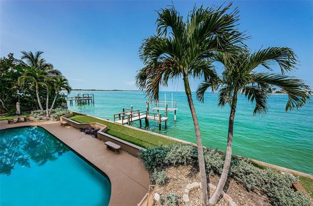 Exterior, Lake, Pool