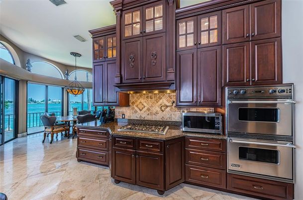 Dining room, Interior, Kitchen, Pendant Lights, Stainless Steel Appliances, Water