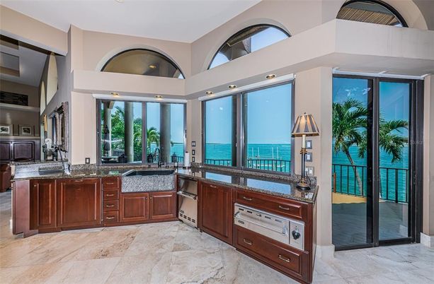 Interior, Kitchen, Recessed Lighting, Water