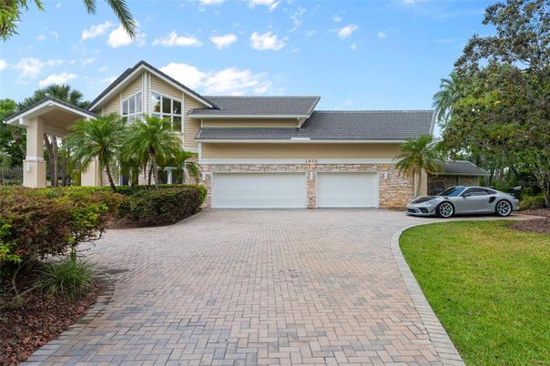 Attached, Exterior, Facade, Ranch