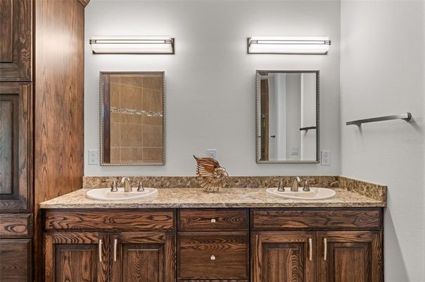 Bathroom, Dual Sink Vanities, Interior