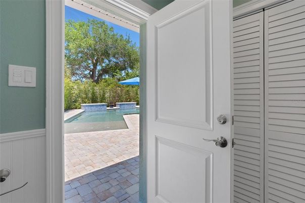Exterior, Interior, Pool