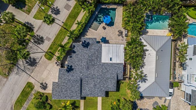 Exterior, Drone