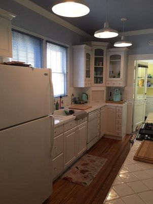 Interior, Kitchen, Pendant Lights, Wood Texture Flooring