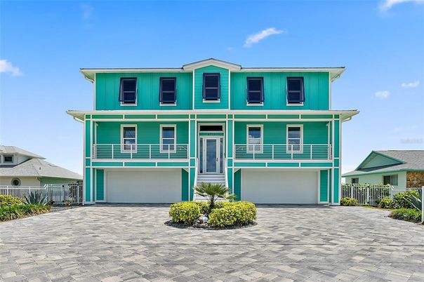 Attached, Exterior, Facade, Rowhouse
