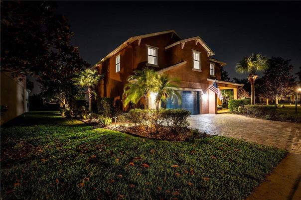 Attached, Backyard, Exterior, Facade, American Craftsman