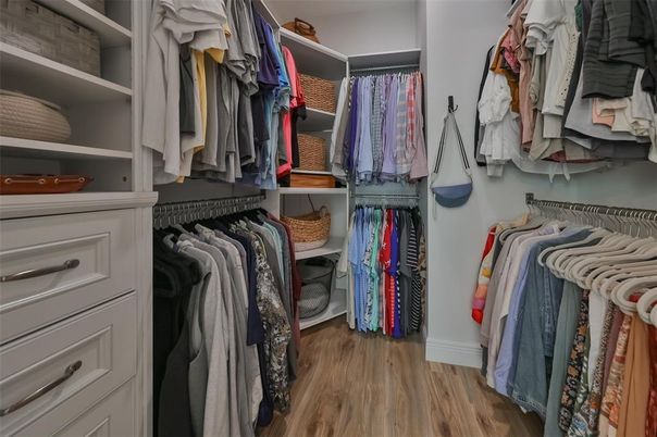 Interior, Walk-in Closets, Wood Texture Flooring
