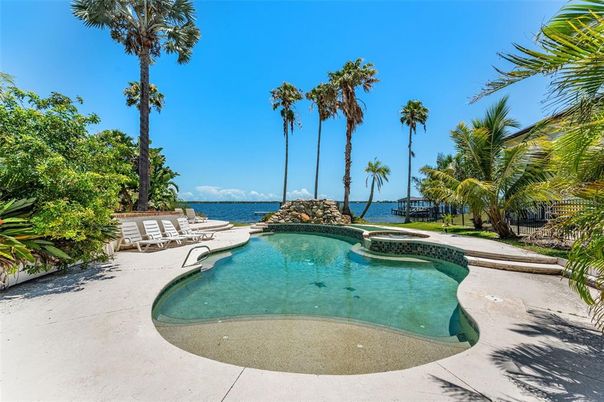 Exterior, Pool, Water
