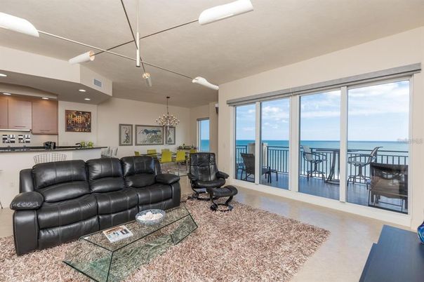 Dining room, Interior, Living room, Recessed Lighting, Water