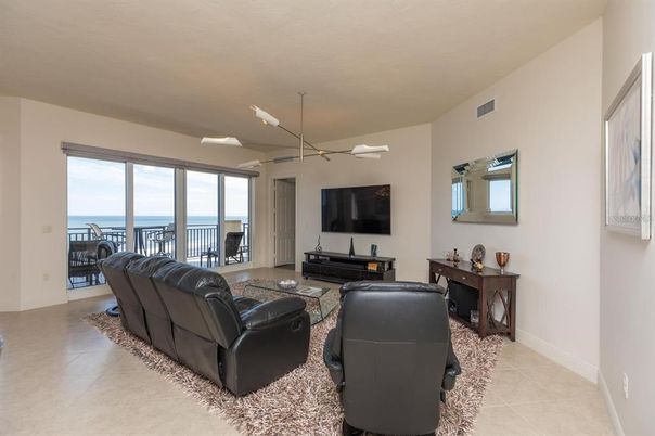 Interior, Living room, Water