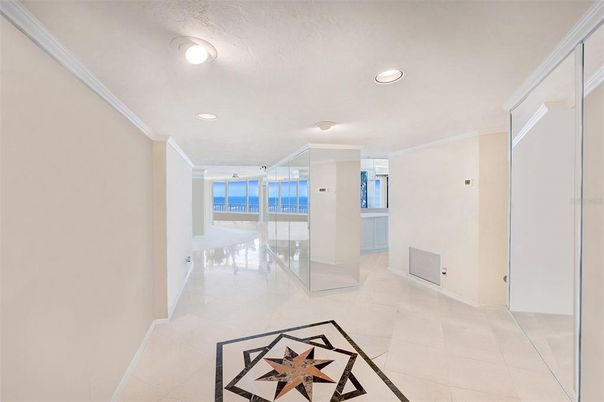 Empty room, Interior, Recessed Lighting