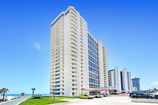 Exterior, Facade, Water, Highrise
