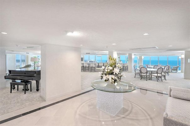 Dining room, Interior, Piano, Recessed Lighting