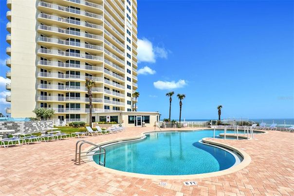 Exterior, Pool, Water