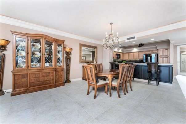 Chandelier, Dining room, Interior, Kitchen, Recessed Lighting