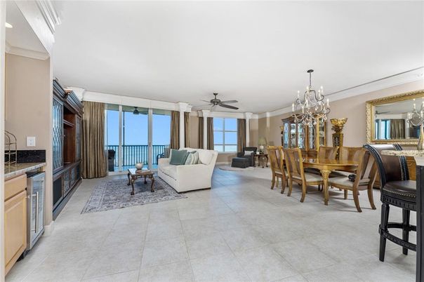 Chandelier, Dining room, Interior, Living room