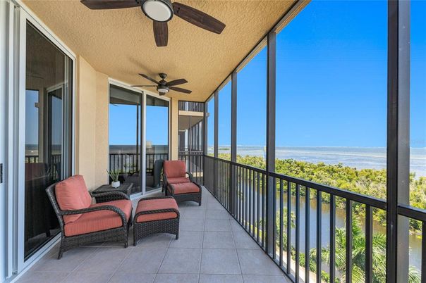 Interior, Sun Room, Water