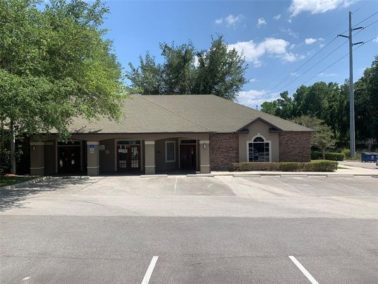 Exterior, Facade, Brick Facade, Ranch