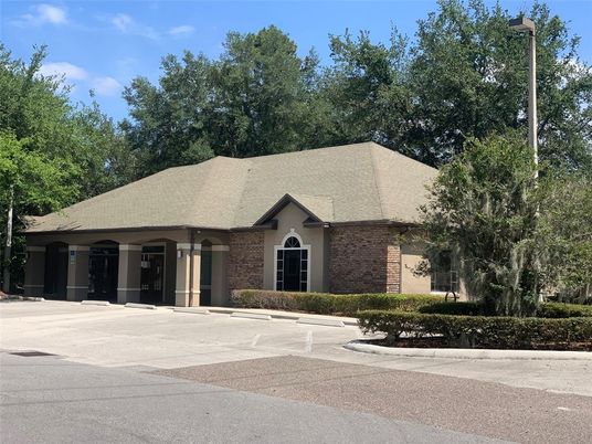 Exterior, Facade, Brick Facade, Ranch