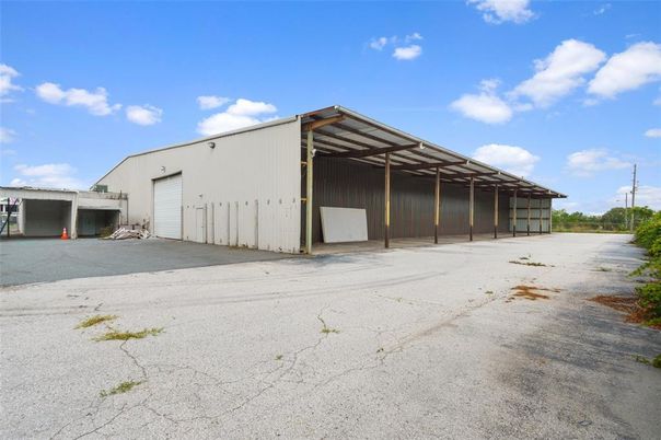 Detached Garage, Exterior