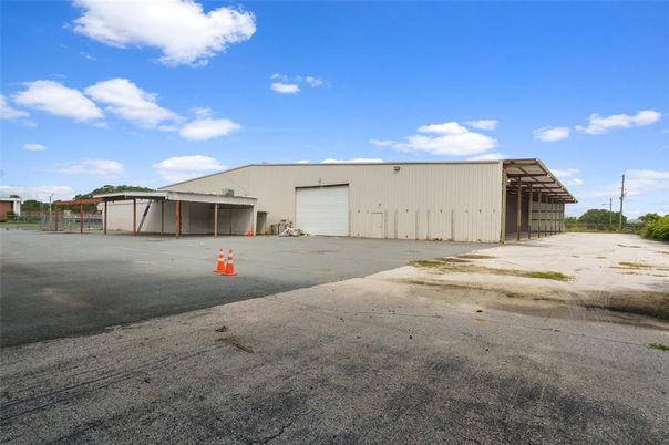 Detached Garage, Exterior