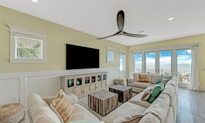 Interior, Living room, Recessed Lighting, Water, Wood Texture Flooring