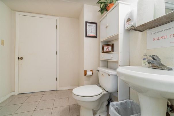 Bathroom, Interior