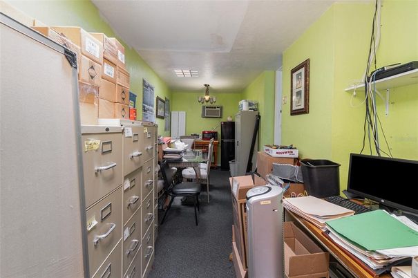 Home Office, Interior